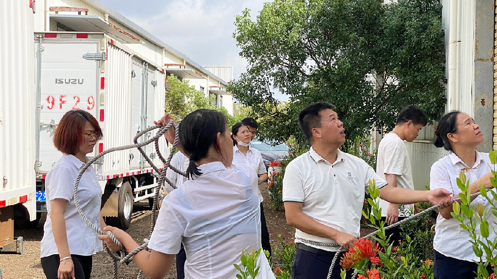 同心·同向·同發(fā)力！潤德利人共擔(dān)風(fēng)雨！